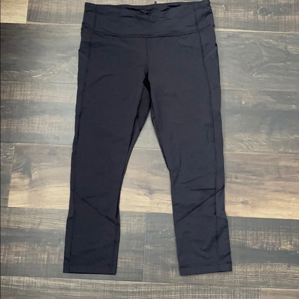 WOMENS PACE RIVAL CROP LULULEMON SZ 8